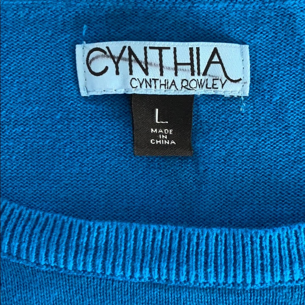 Blue sweater! - Picture 2 of 2